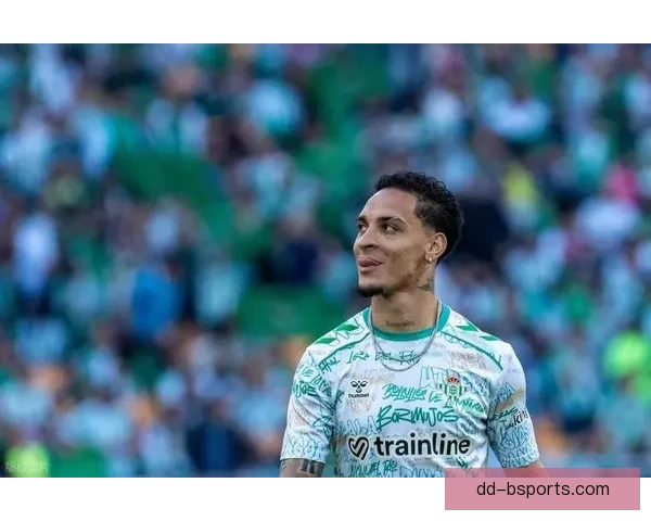 曼联球员安东尼因状态低迷被下放至预备队训练面临职业生涯重大考验